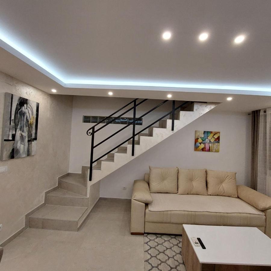 Apartman Lux Jelena Surčin Zewnętrze zdjęcie
