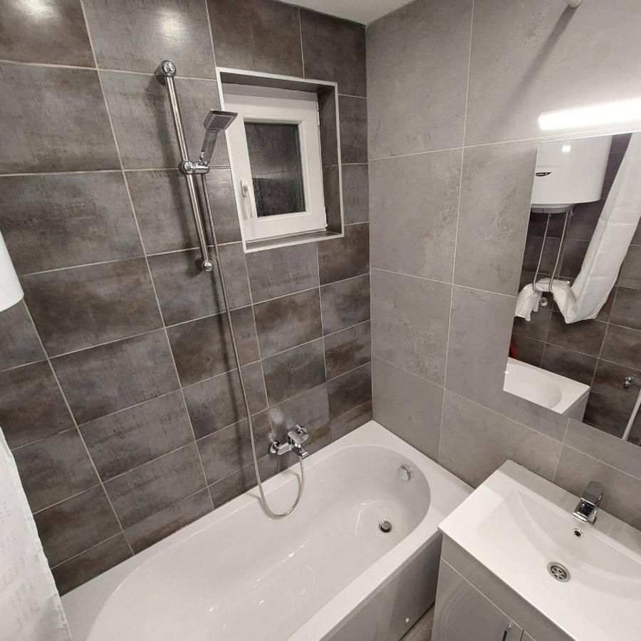 Apartman Lux Jelena Surčin Zewnętrze zdjęcie