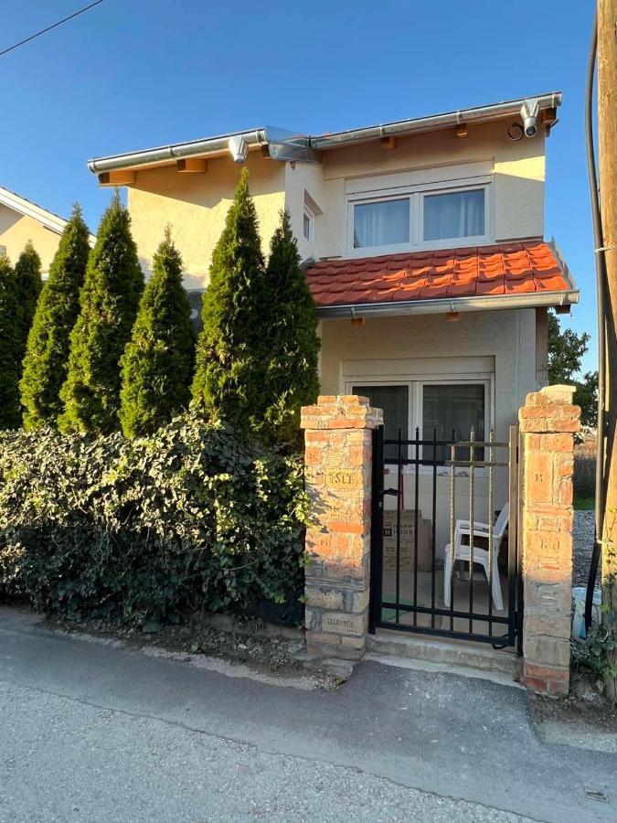 Apartman Lux Jelena Surčin Zewnętrze zdjęcie