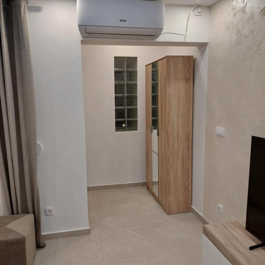 Apartman Lux Jelena Surčin Zewnętrze zdjęcie