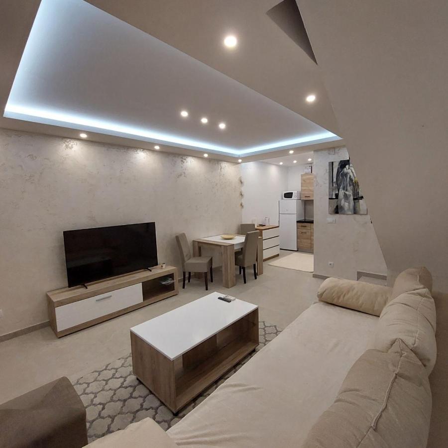 Apartman Lux Jelena Surčin Zewnętrze zdjęcie