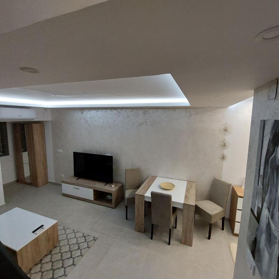 Apartman Lux Jelena Surčin Zewnętrze zdjęcie