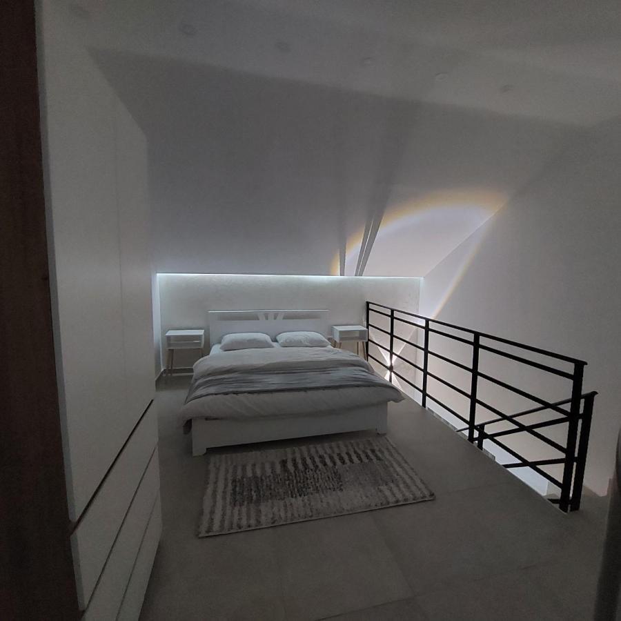 Apartman Lux Jelena Surčin Zewnętrze zdjęcie