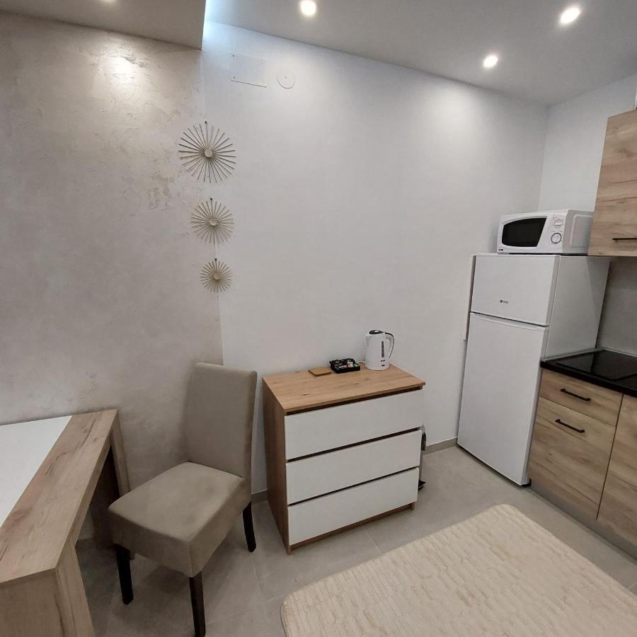 Apartman Lux Jelena Surčin Zewnętrze zdjęcie