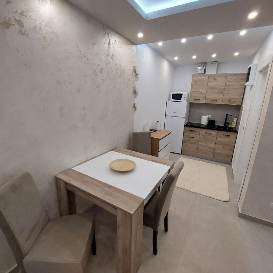 Apartman Lux Jelena Surčin Zewnętrze zdjęcie